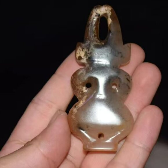 Jade Amulet Pendant - Picture 2 of 7